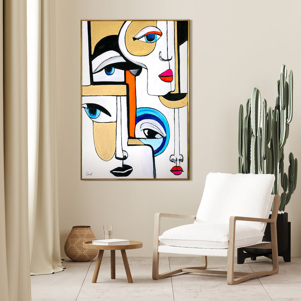 Interieur mit „Spiel der Geometrie“ über einem weißen Sessel