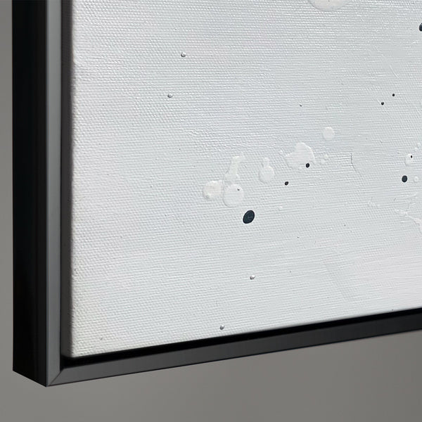 Abstraktes Leinwandbild mit Rahmen „Energie der Linien“ – monochrome Kunst mit Gold