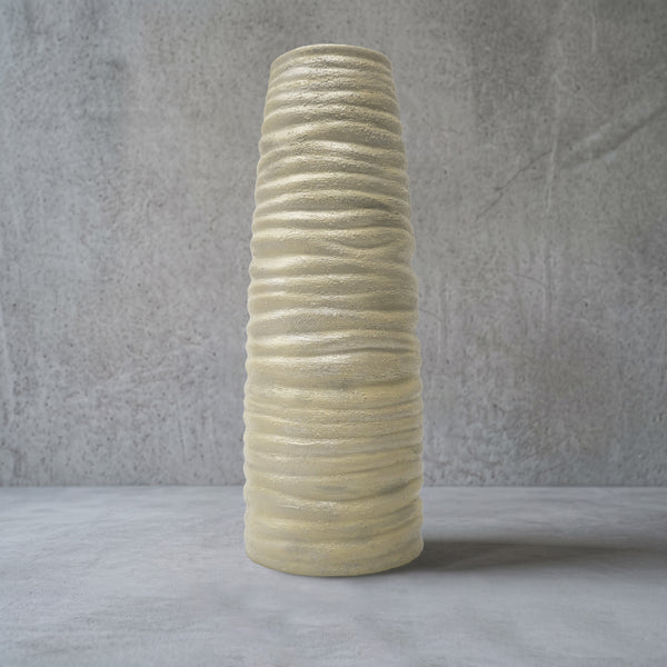 Porzellanvase handbemalt in Cremeweiß, 30,5 cm