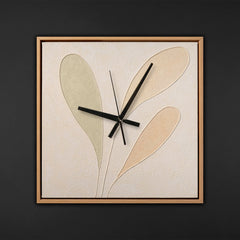 Handgemalte originelle Wanduhr mit floraler Abstraktion – 35×35 cm