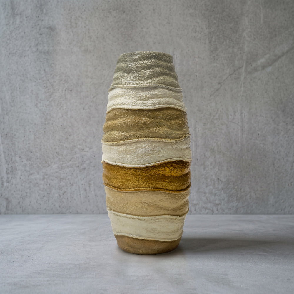 Keramik Japanische Bodenvase handbemalt in Erdtönen, 21 cm