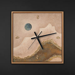 Handgemalte ausgefallene Wanduhr – Wüstenlandschaft mit Mondmotiv – 35×35 cm