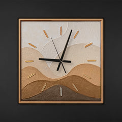 Handgemalte Wanduhr mit Bild – Abstrakte Erdton-Landschaft, 35×35 cm