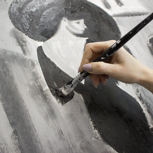 Hand malt schwarze Konturen auf Leinwand