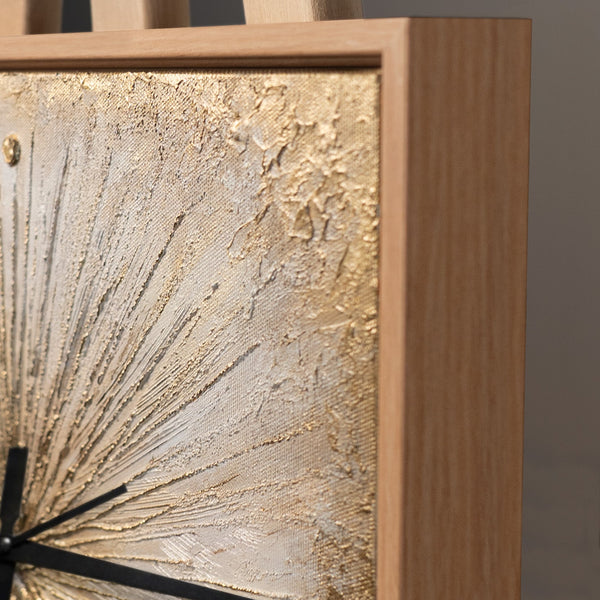Designer Wanduhr Gold lautlos – Handgemalte Abstraktion mit Goldstruktur, quadratisch