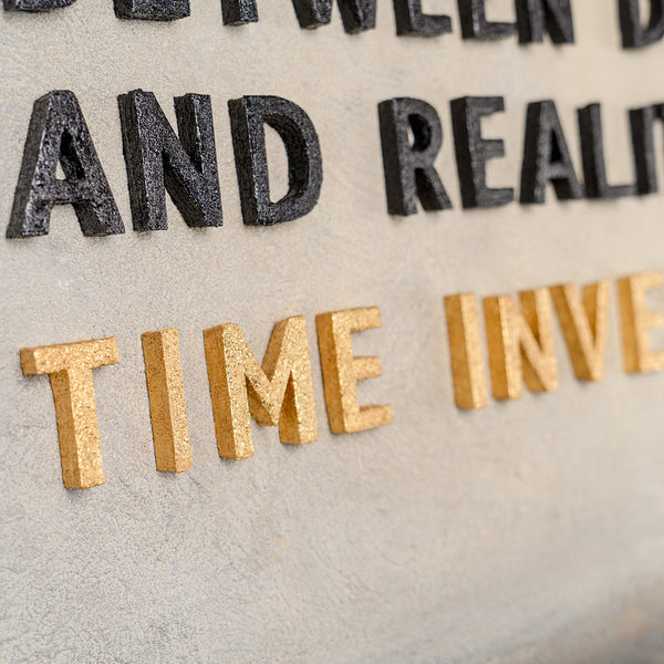Time Invested – handgemaltes Motivationsbild fürs Büro mit 3D-Relief, 140 × 70 cm