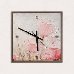 Ausgefallene Wanduhr Mohnblumen lautlos – Handgemalt Rosa & Silber auf Weiß, quadratisch