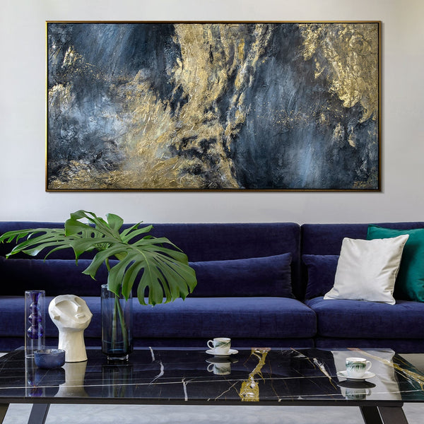 Abstraktes Bild in Gold Grau über Sofa | moderne Raumgestaltung